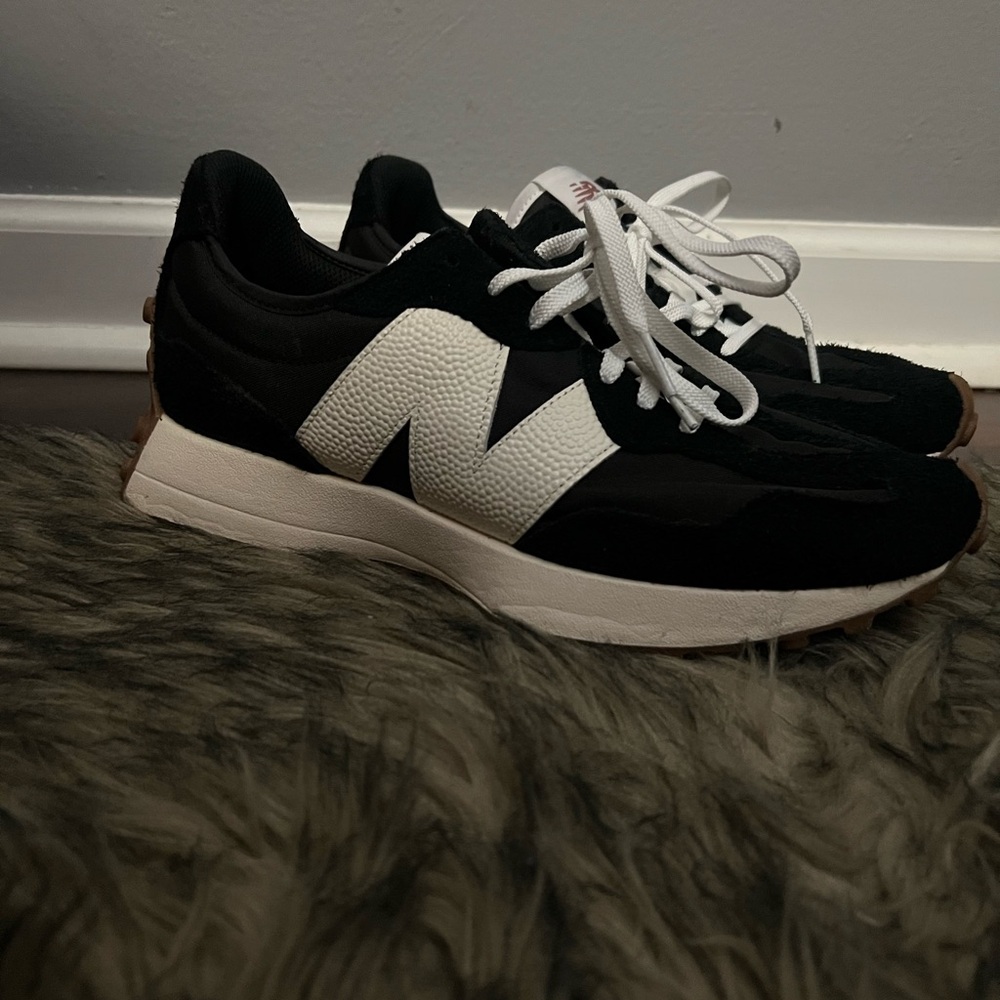 New Balance 327 Black and White Shoes